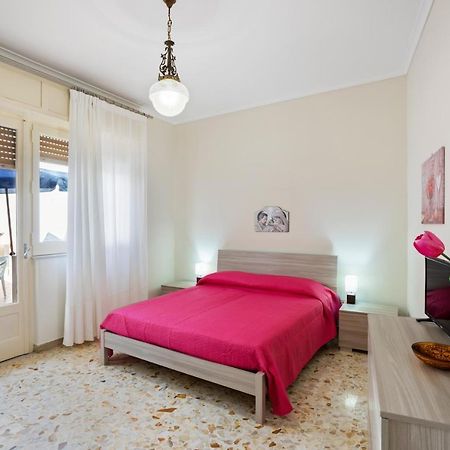 Tra Il Centro E Il Mare Apartment Con Terrazzo Aci Castello Luaran gambar