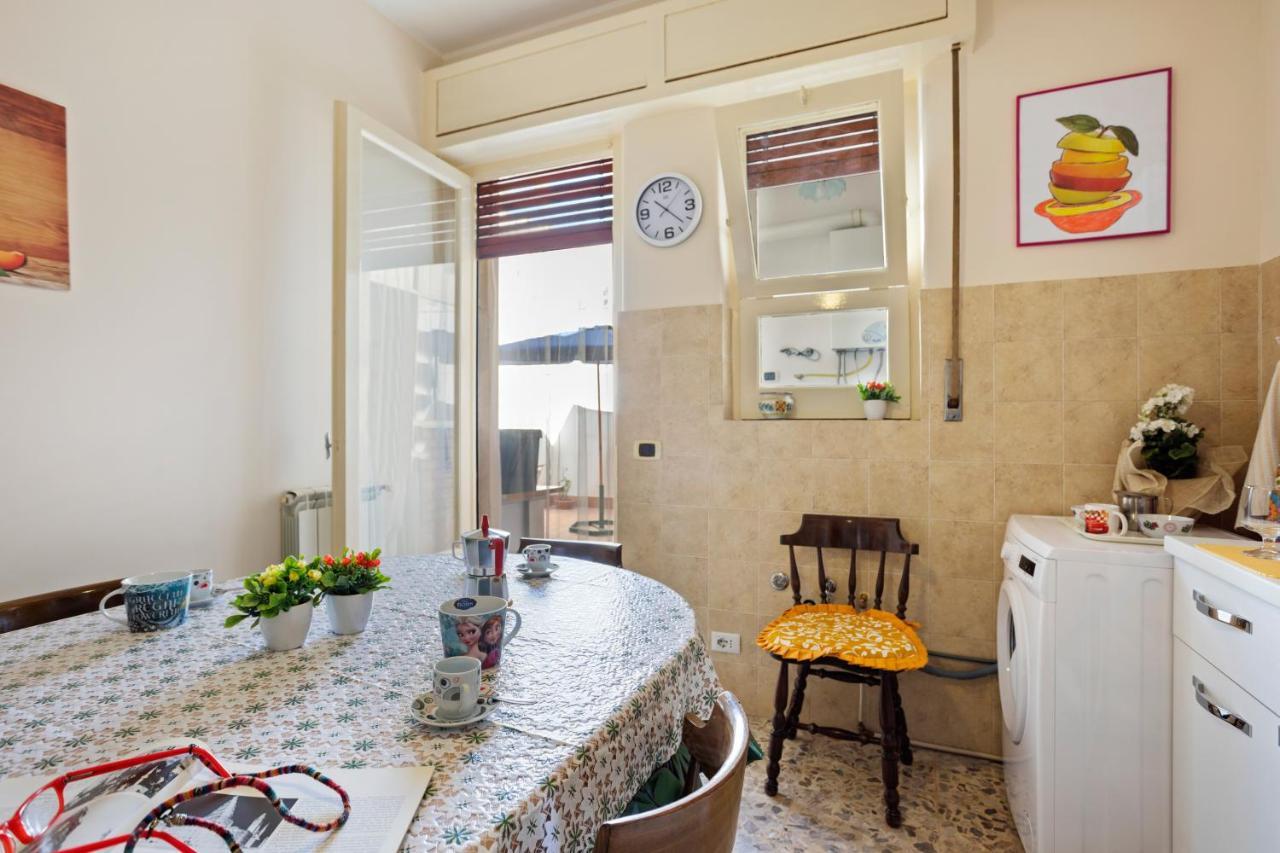 Tra Il Centro E Il Mare Apartment Con Terrazzo Aci Castello Luaran gambar