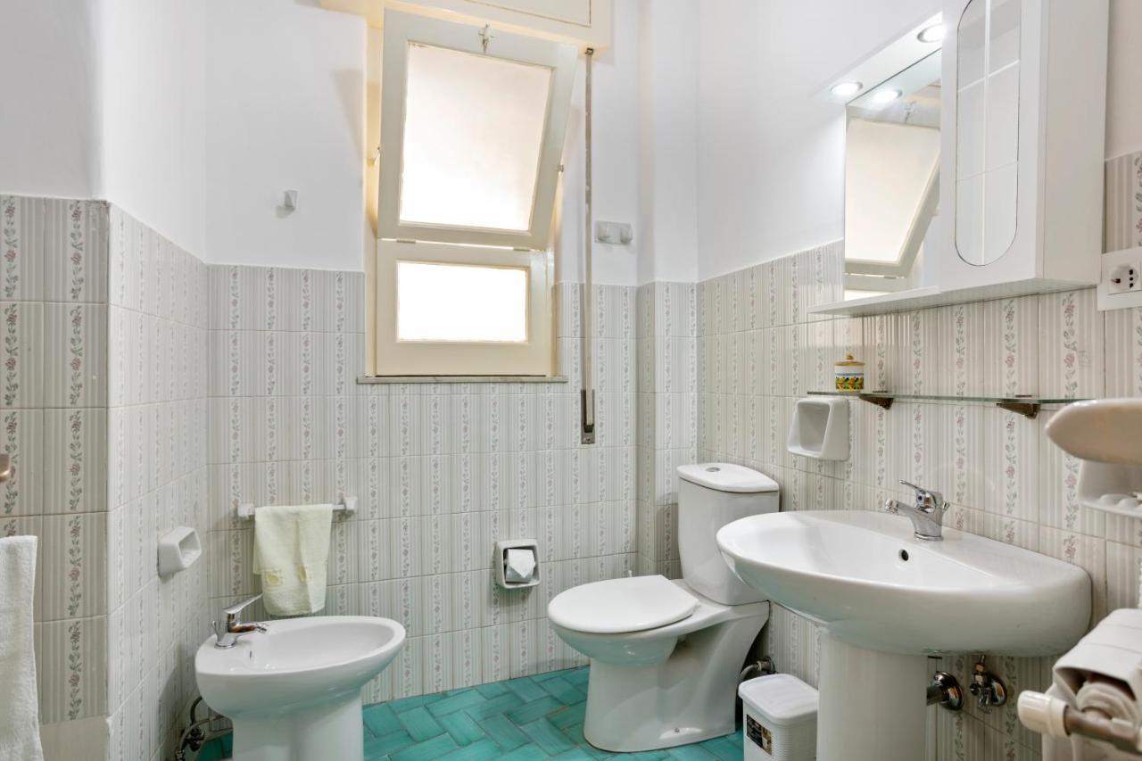 Tra Il Centro E Il Mare Apartment Con Terrazzo Aci Castello Luaran gambar