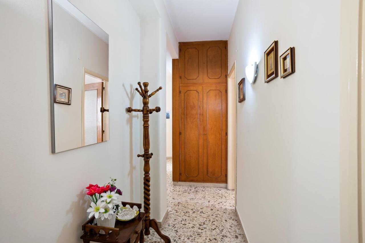Tra Il Centro E Il Mare Apartment Con Terrazzo Aci Castello Luaran gambar